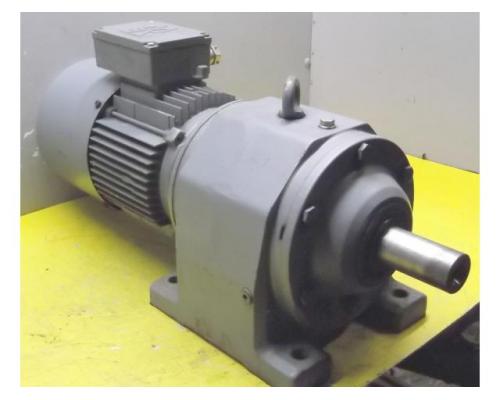 Getriebemotor 0,88/1,3 kW 21/41 U/min von SEW Eurodrive – R73WD90S-4 - Bild 2