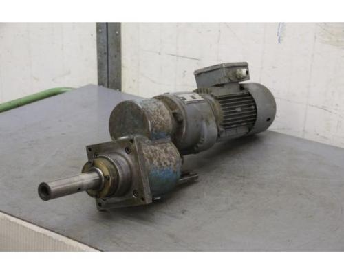 Getriebemotor 0,75 kW 304 U/min von SEW Eurodrive – RF40A - Bild 1