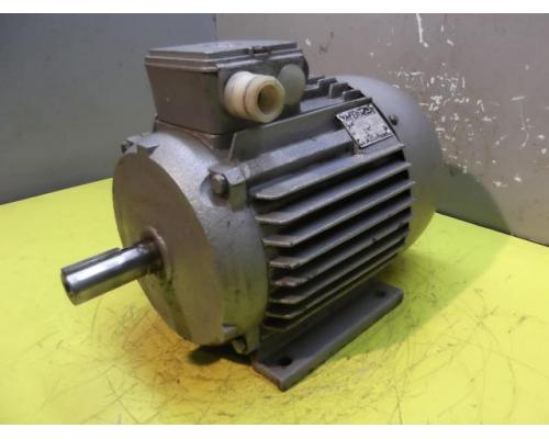 Elektromotor 2,2 kW 950 U/min von E P – MA112M28-6 - Bild 1