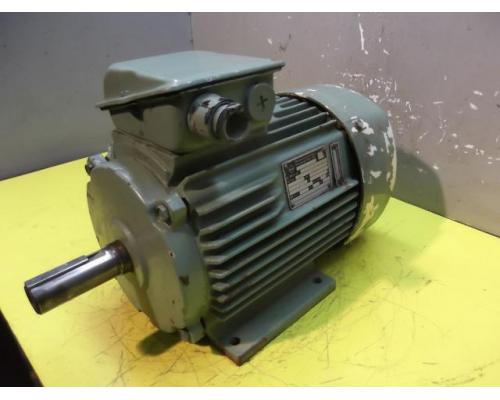 Elektromotor 2,2 kW 705 U/min von VEM – KMR112M8A - Bild 1