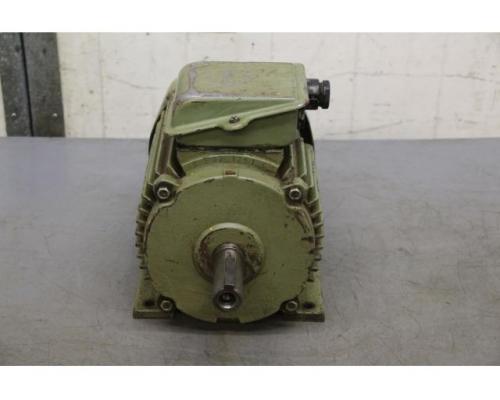 Elektromotor 2,2 kW 705 U/min von VEM – KMR112M8A - Bild 7