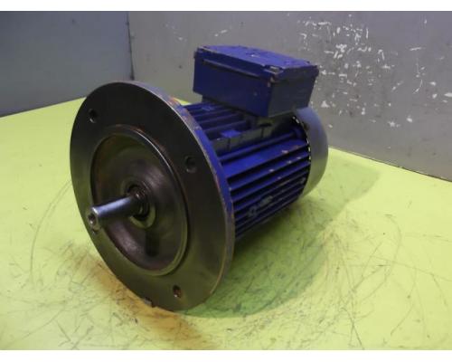 Elektromotor 0,75 kW 2700 U/min von SEW EURODRIVE – DFT80K2TF - Bild 1