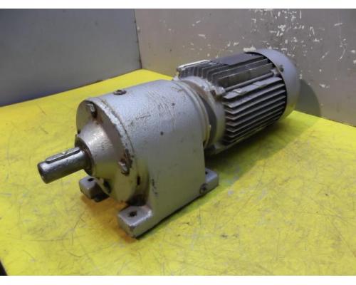 Getriebemotor 0,55 kW 69 U/min von SEW EURODRIVE – R40DT80K47 - Bild 1