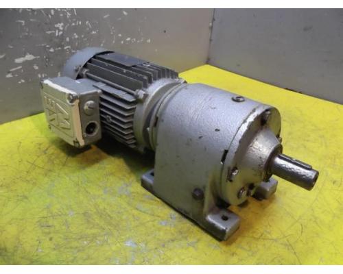 Getriebemotor 0,55 kW 69 U/min von SEW EURODRIVE – R40DT80K47 - Bild 2