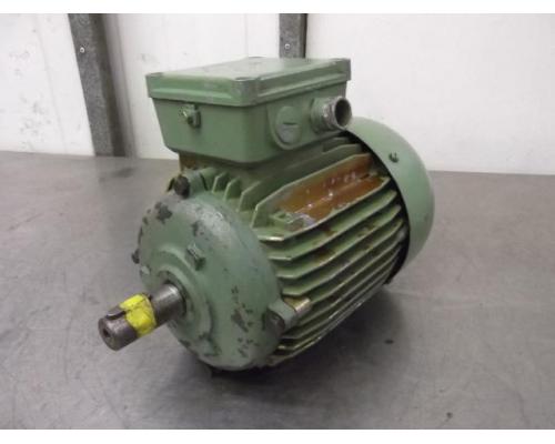 Elektromotor 0,95 kW 920 U/min von HEW – R-F80L/2 - Bild 1