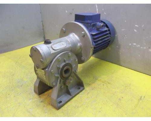 Getriebemotor 0,37 kW 30 U/min von B&T – C71B - Bild 1