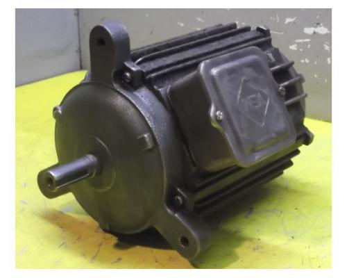 Elektromotor 0,6 kW 935 U/min von VEM – KRA90,3/6/S - Bild 1