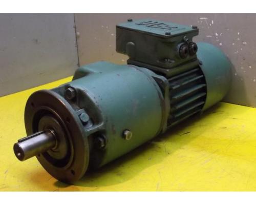 Getriebemotor 0,37 kW 46 U/min von SEW – RF53VD22-4M - Bild 1