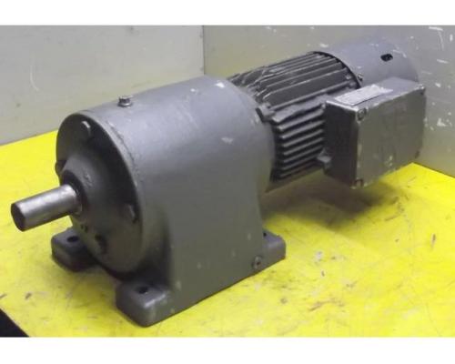 Getriebemotor 0,12/0,48 kW 27/117 U/min von SEW Eurodrive – R60DT80N8/2B - Bild 1