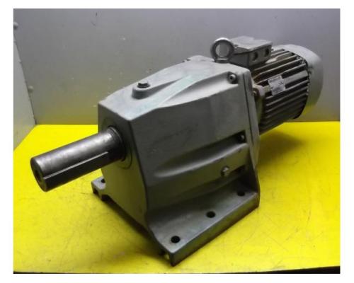 Getriebemotor 0,9/1,5 kW 16/31,5 U/min von VEM – ZG4KMRB100S8-4 - Bild 1