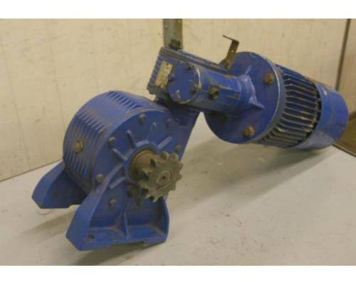 Getriebemotor 0,22/0,9 kW 30/50 U/min von MGM – CEPDA 90LA2/8 - Bild 1