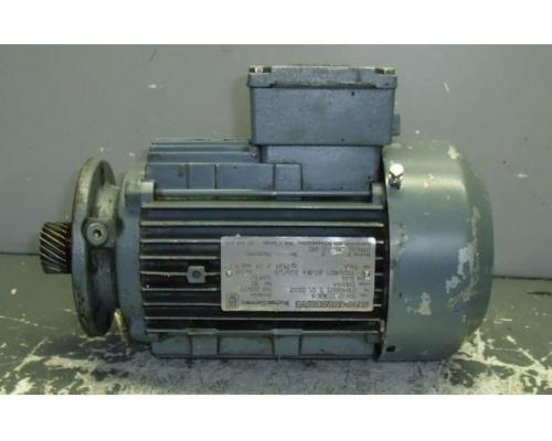 Elektromotor 0,55 kW 1380 U/min von SEW – SAF52 DT80K-4 - Bild 1