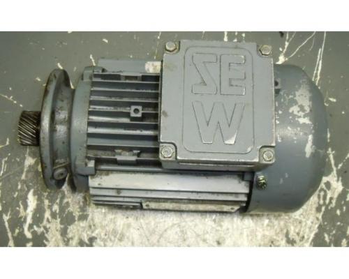 Elektromotor 0,55 kW 1380 U/min von SEW – SAF52 DT80K-4 - Bild 2