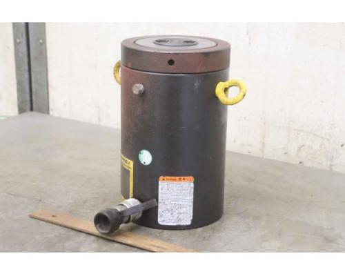 Kurzhub-Schwerlastzylinder 113 t von Enerpac – HCL 1006 Hub 150 mm 700 bar - Bild 1