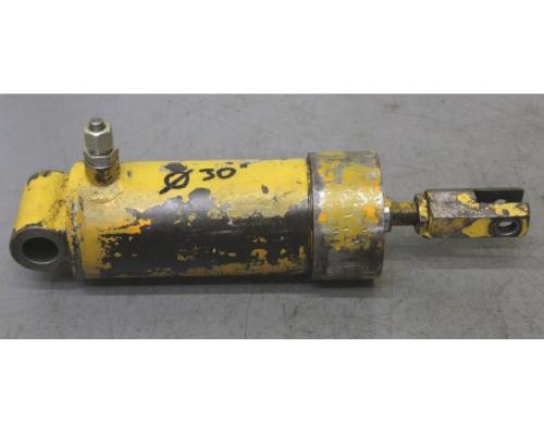 Hydraulikzylinder von unbekannt – Hub 30 mm - Bild 2