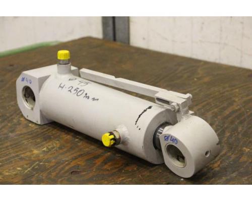 Hydraulikzylinder von GSL German Standard Lift – D080045AAV10170 - Bild 1