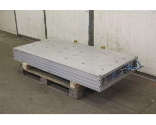 Aufspannplatte mit Pneumatik Zylinder von Aluminium – 1600/775/H180 mm - Bild 1