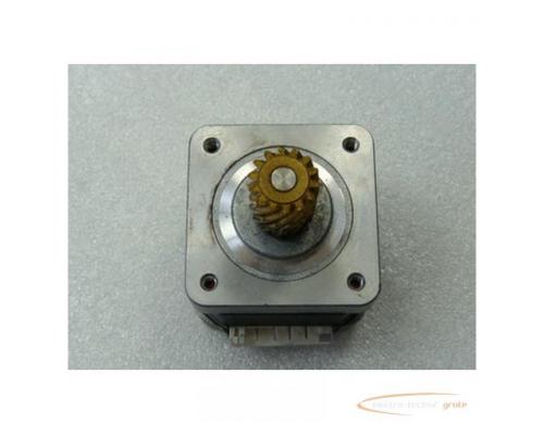 Japan Servo KH42JM2B087 Schrittmotor DC6 , 7 V 1 , 2 A - Bild 1