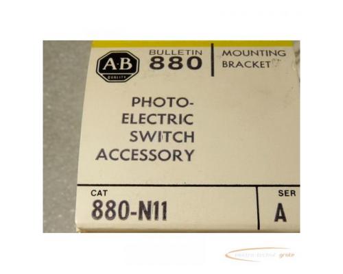 Allen Bradley CAT 880-N11 Montagehalterung Mounting Bracket Serie A - ungebraucht - in OVP - Bild 2