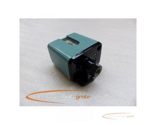 SMC IS300 Pressure Switch 1~5 kgf/cm² AC125/250V15A - Bild 3