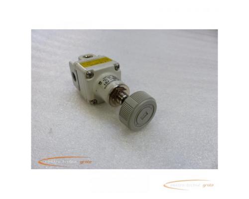 SMC IR1020-F01 Precision Regulator - Bild 3