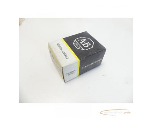 Allen Bradley CAT 700-P400B24 Control-Relay > ungebraucht! - Bild 1