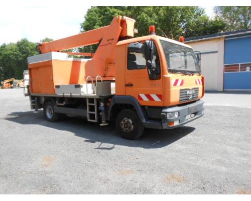 MAN L2000 mit Wumag WT 170 Arbeitsbühne - Bild 1