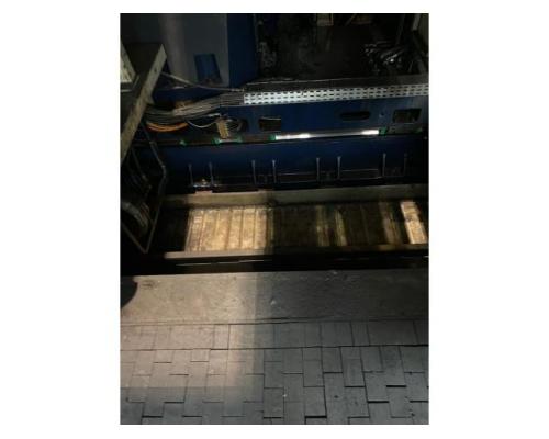 CNC Fahrständer Fräs- und Bohrzentrum - 5 Achsen - vertikal FX 24000 - Bild 5
