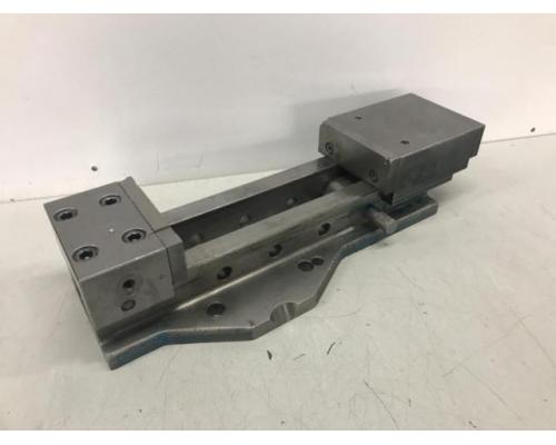 vermutlich HILMA Hydraulik Maschinenschraubstock - Bild 1